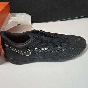 Nike Black Phantom Athletic Shoes Sleek Design